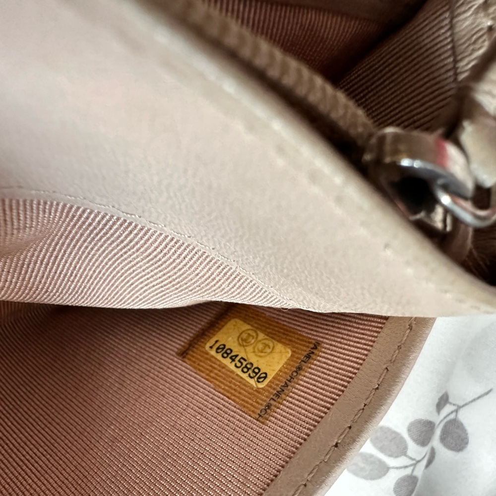 Chanel Wallet - Picture 3 of 8